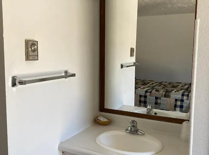 Holiday Lodge 2*