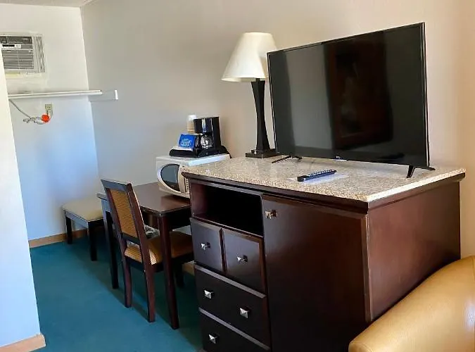 Holiday Lodge Motel 2*