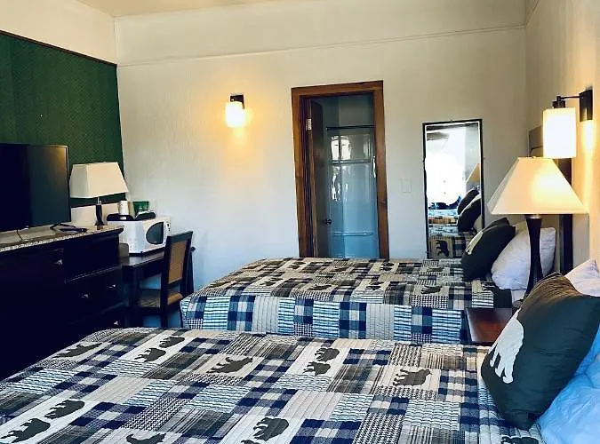 Holiday Lodge