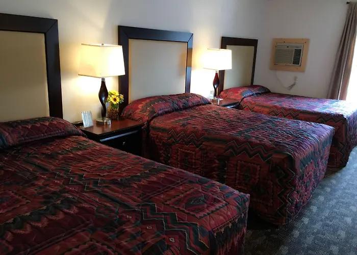 Holiday Lodge Motel