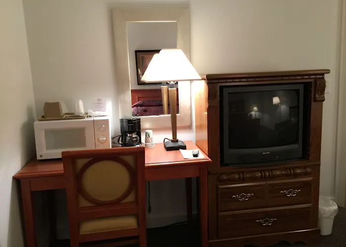 Holiday Lodge Motel 2*