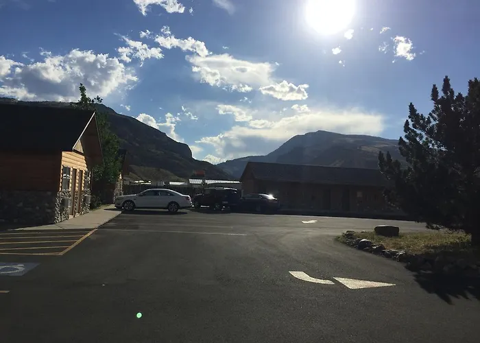 Holiday Lodge Motel